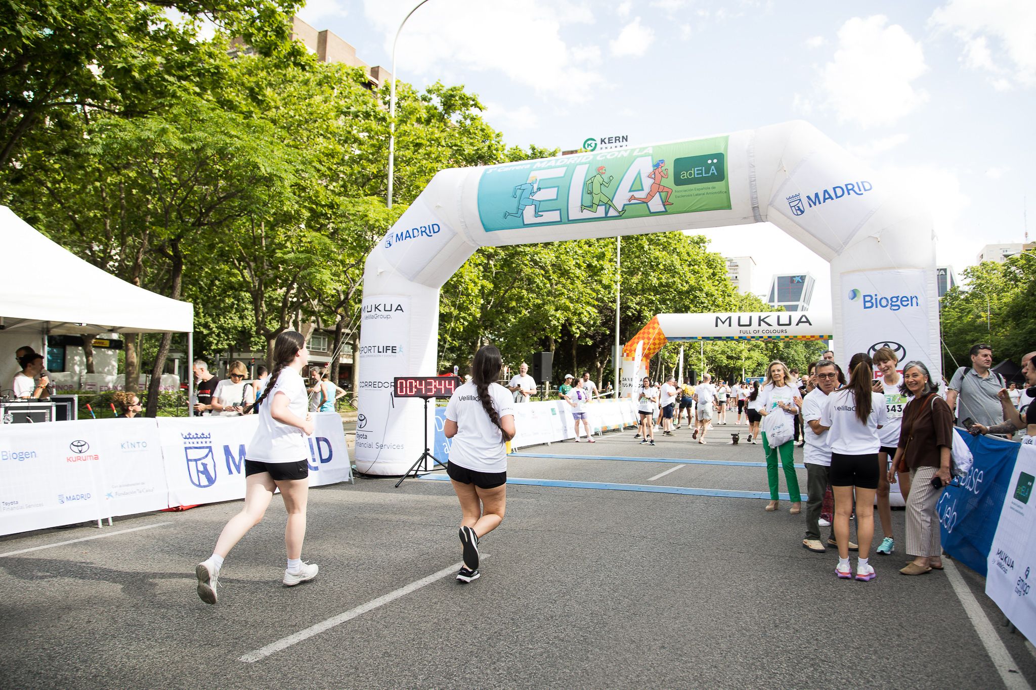 Fotos de la llegada a meta de la III Carrera Madrid con la ELA. LateMiLente 250