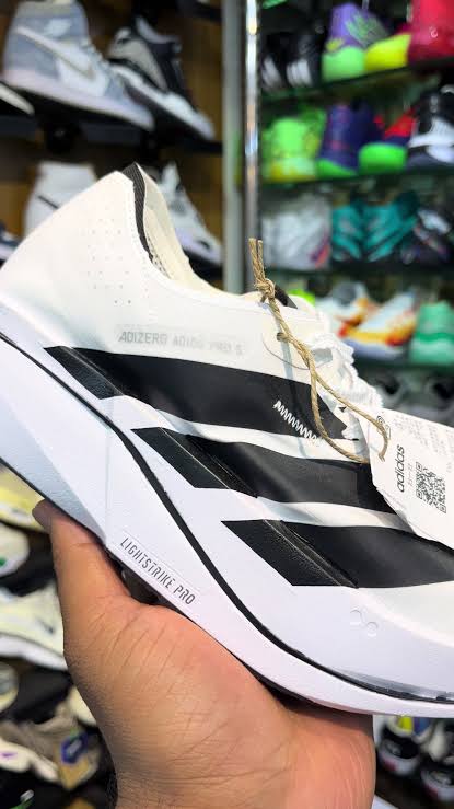 Aspecto de las nuevas Adidas Adizero Adios Pro 5. 3