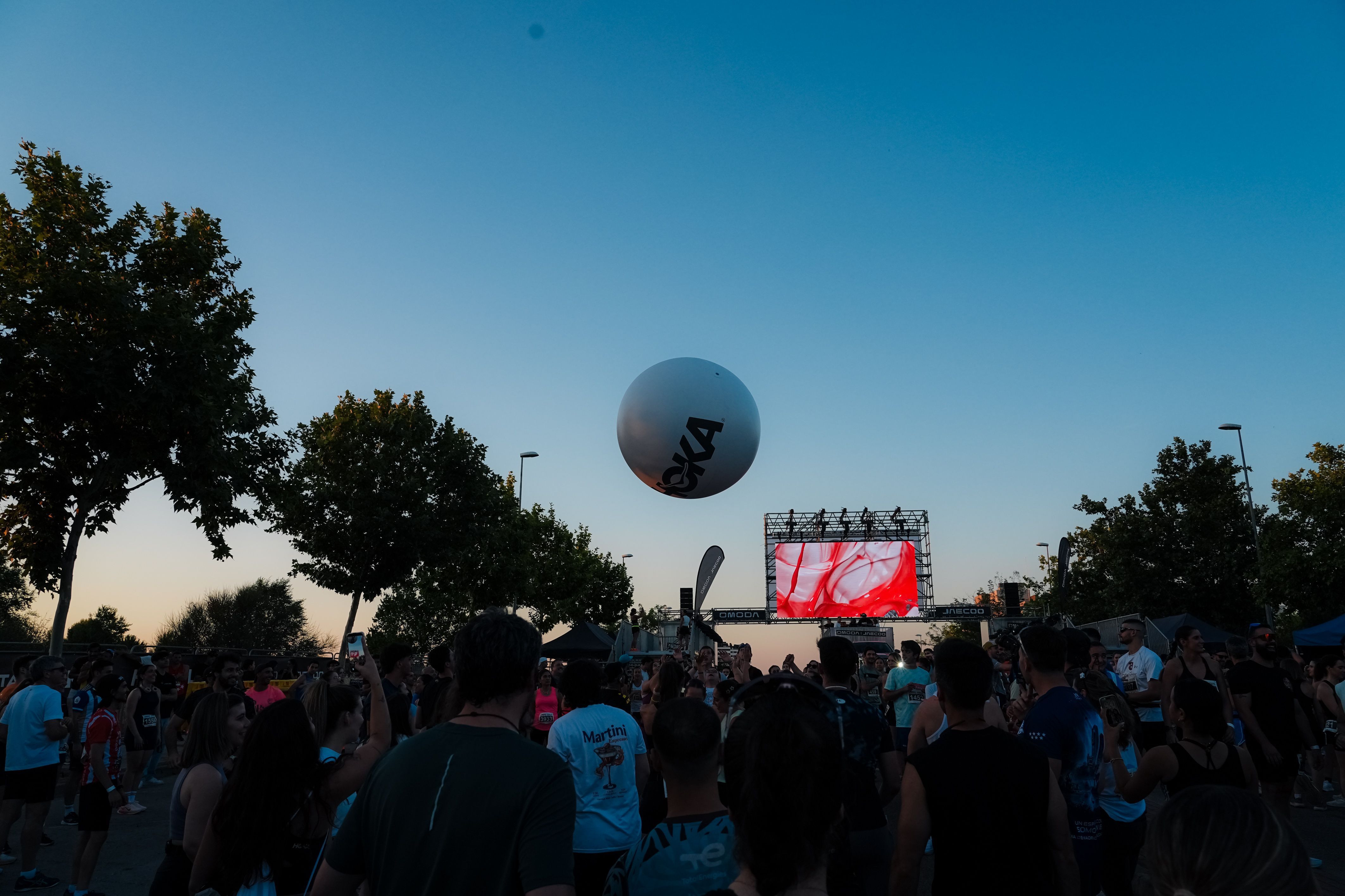 Las mejores fotos de La Nocturna de OMODA & JAECOO, VARTA Y HOKA. 260627 213015sm09174