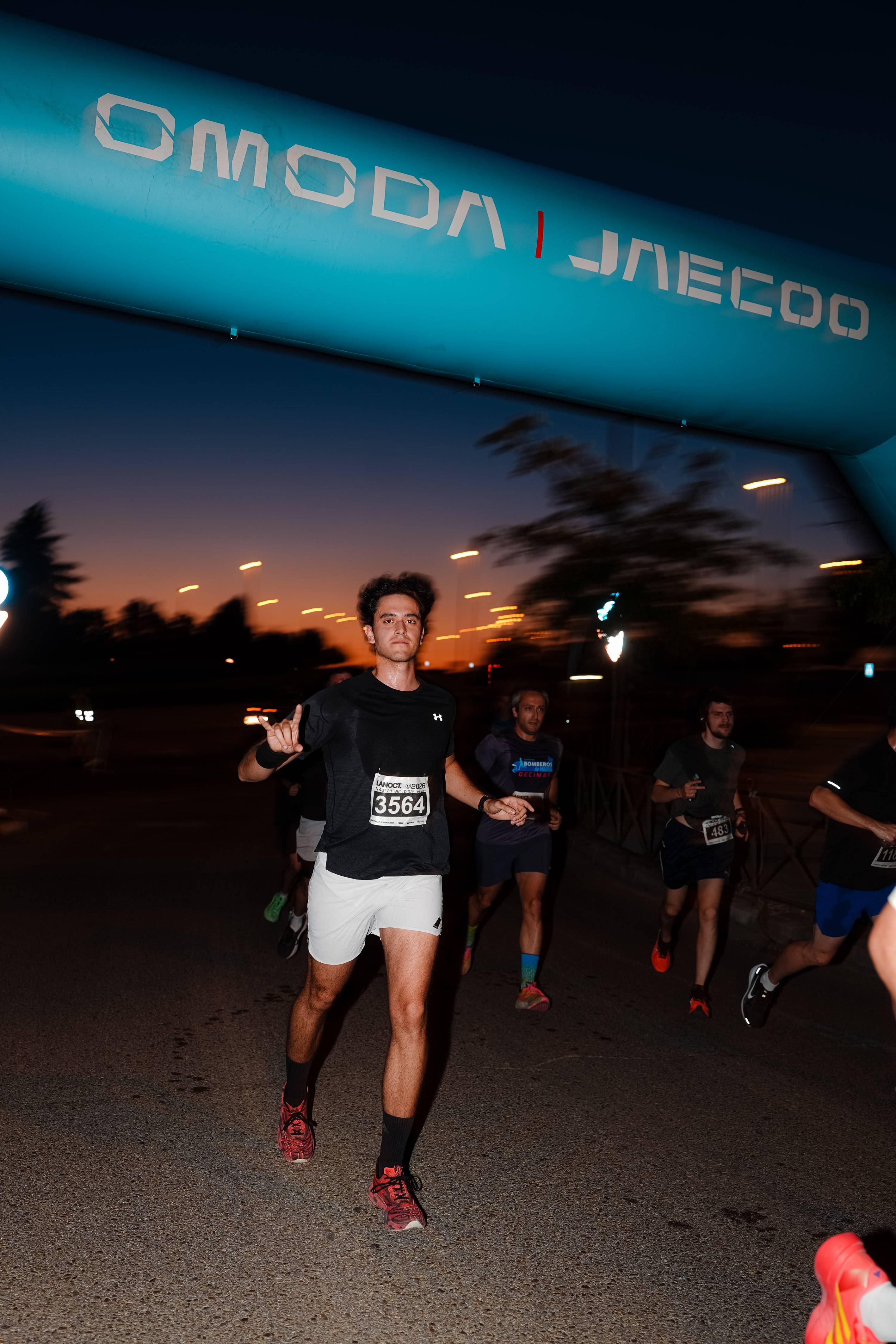 Las mejores fotos de La Nocturna de OMODA & JAECOO, VARTA Y HOKA. 260627 222142sm01702