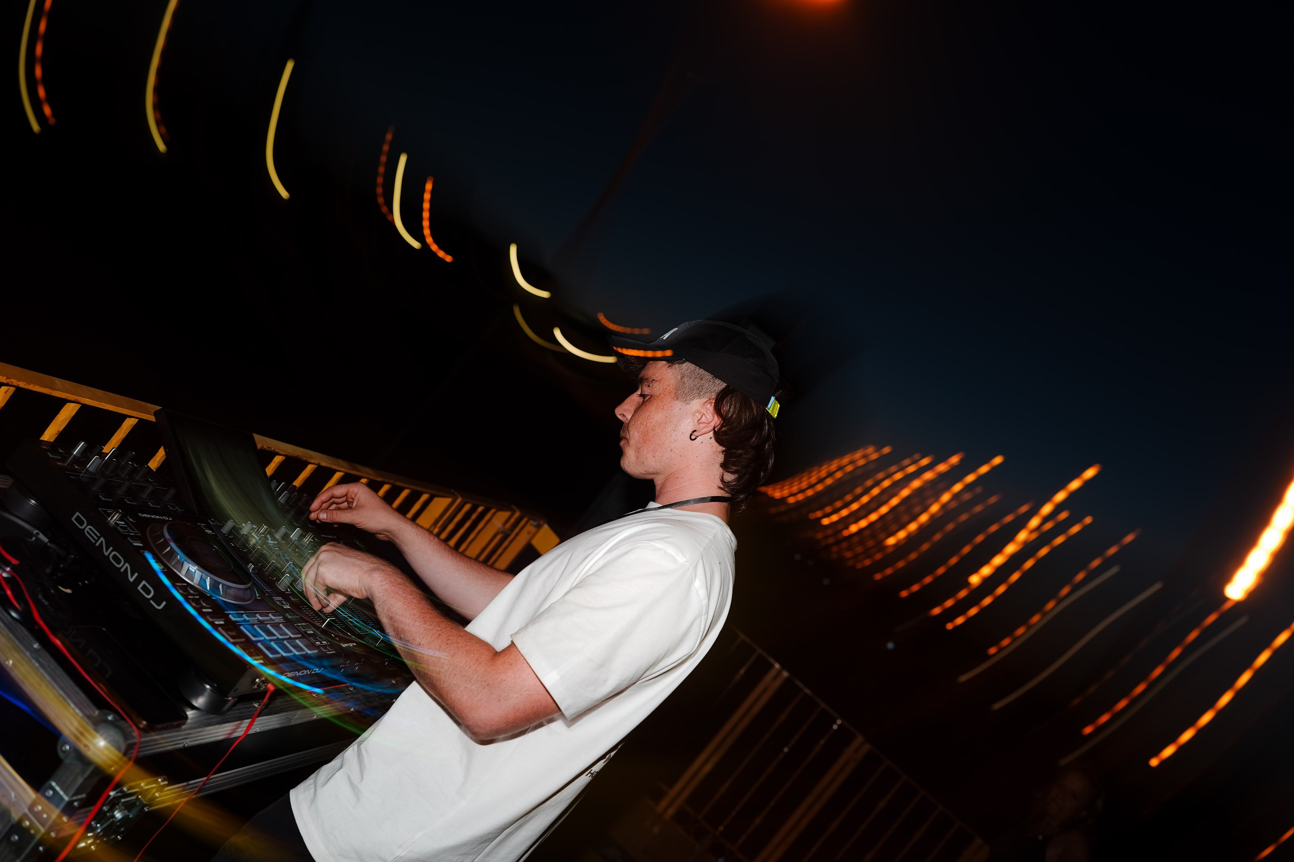 Las mejores fotos de La Nocturna de OMODA & JAECOO, VARTA Y HOKA. 260627 222852sm01769