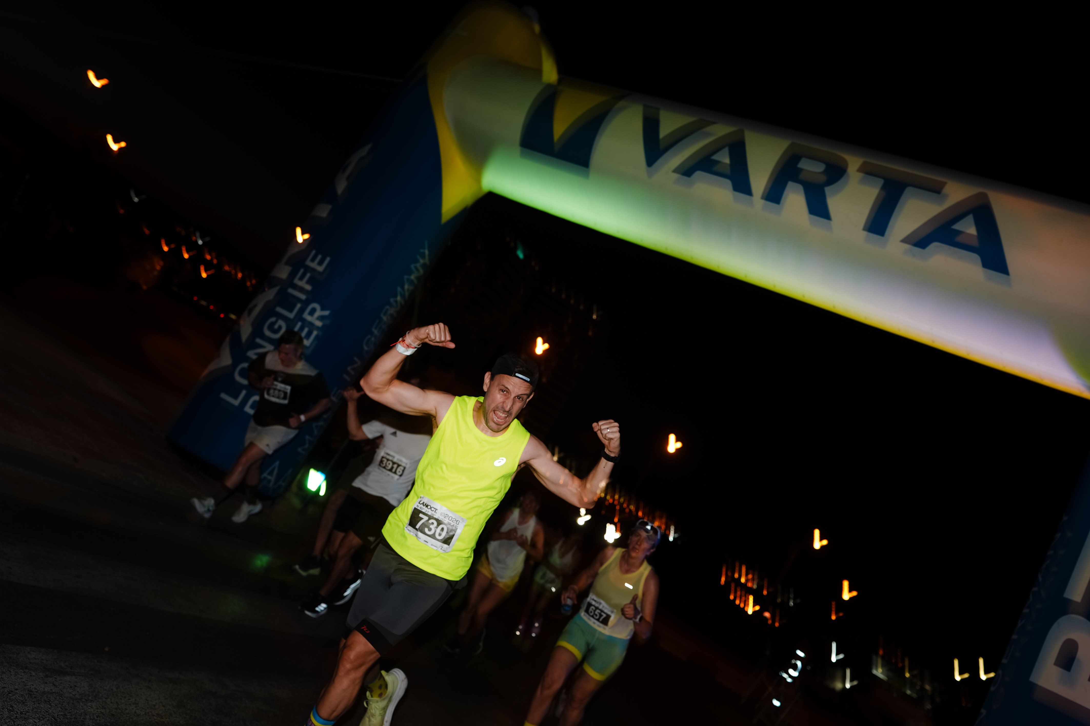 Las mejores fotos de La Nocturna de OMODA & JAECOO, VARTA Y HOKA. 260627 224201sm01883