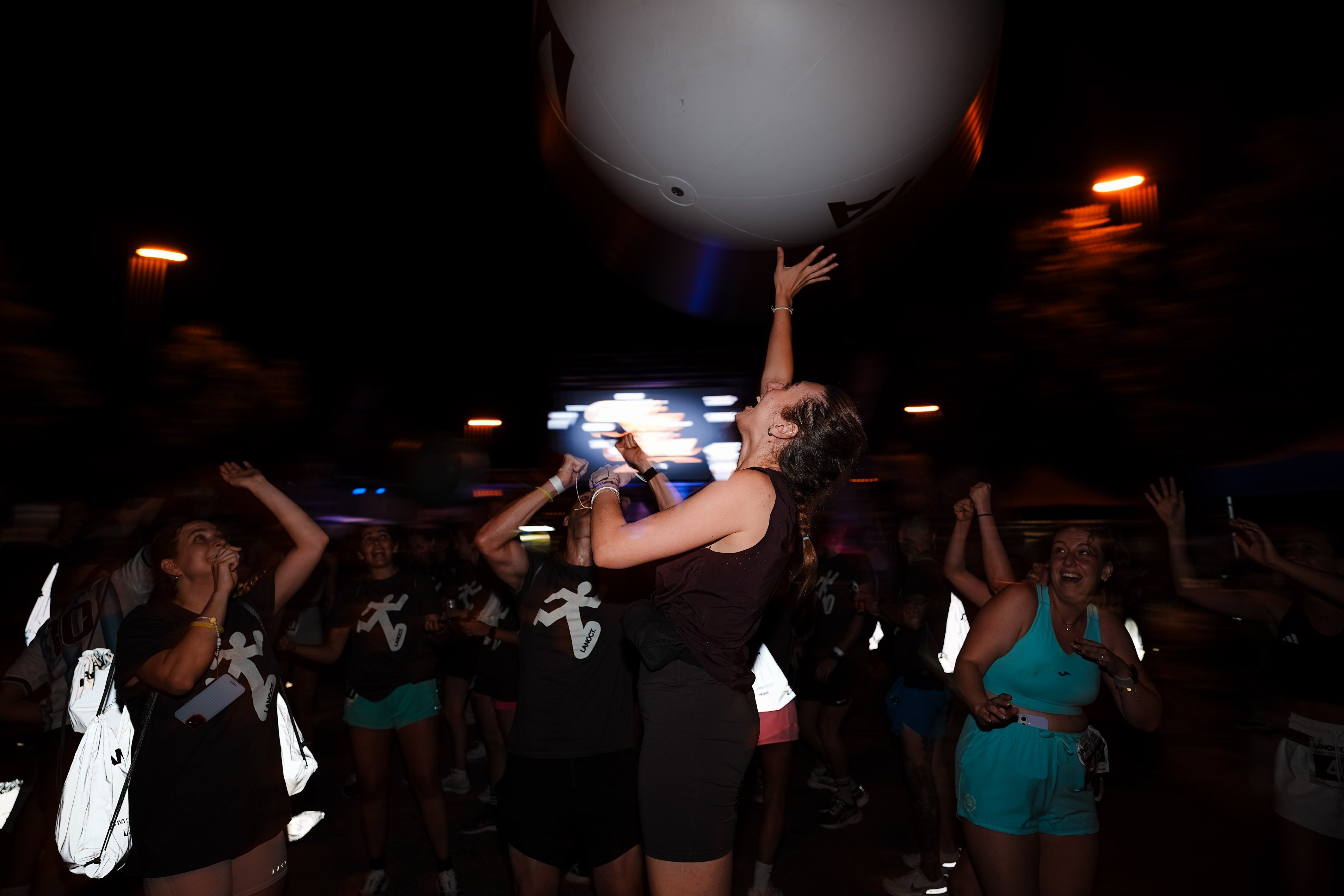 Las mejores fotos de La Nocturna de OMODA & JAECOO, VARTA Y HOKA. 260627 234056sm02366