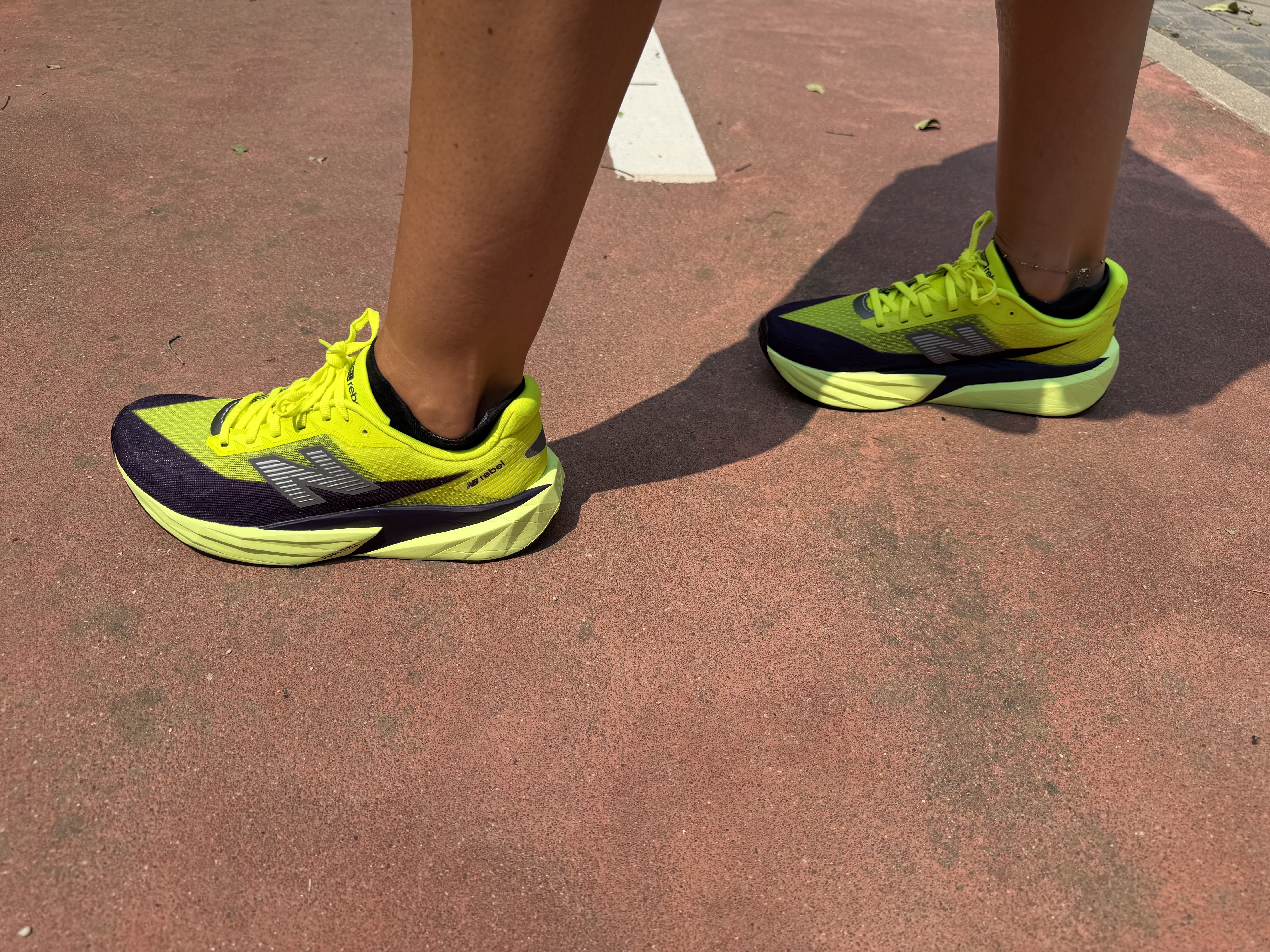 Probamos las New Balance FuelCell Rebel v5 en tempos, rodajes progresivos y series largas
