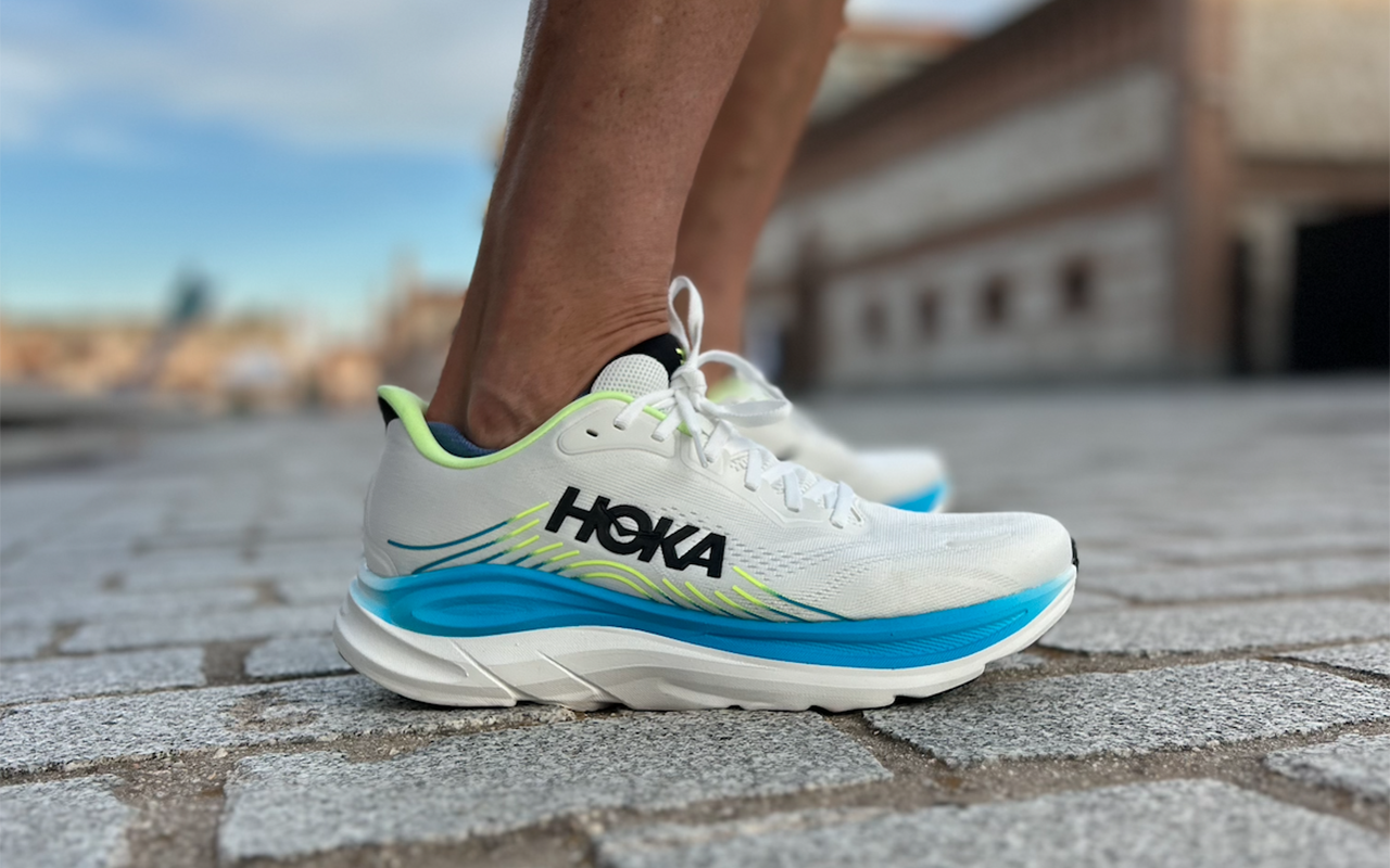 HOKA Clifton 11