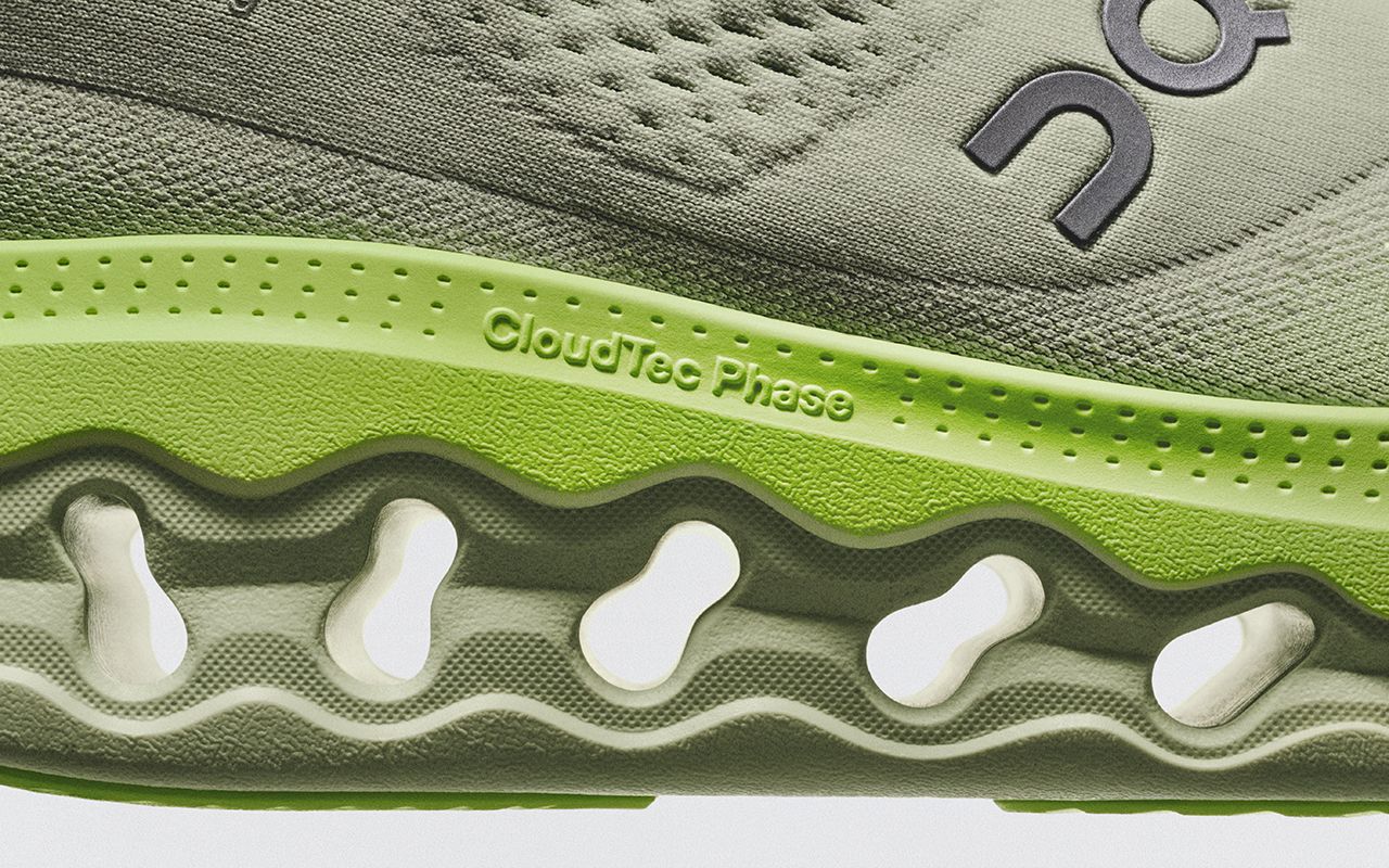 fw26 run brand build pr product still studio kv cloudsurfer 3 flowerbud lucent rgb 03