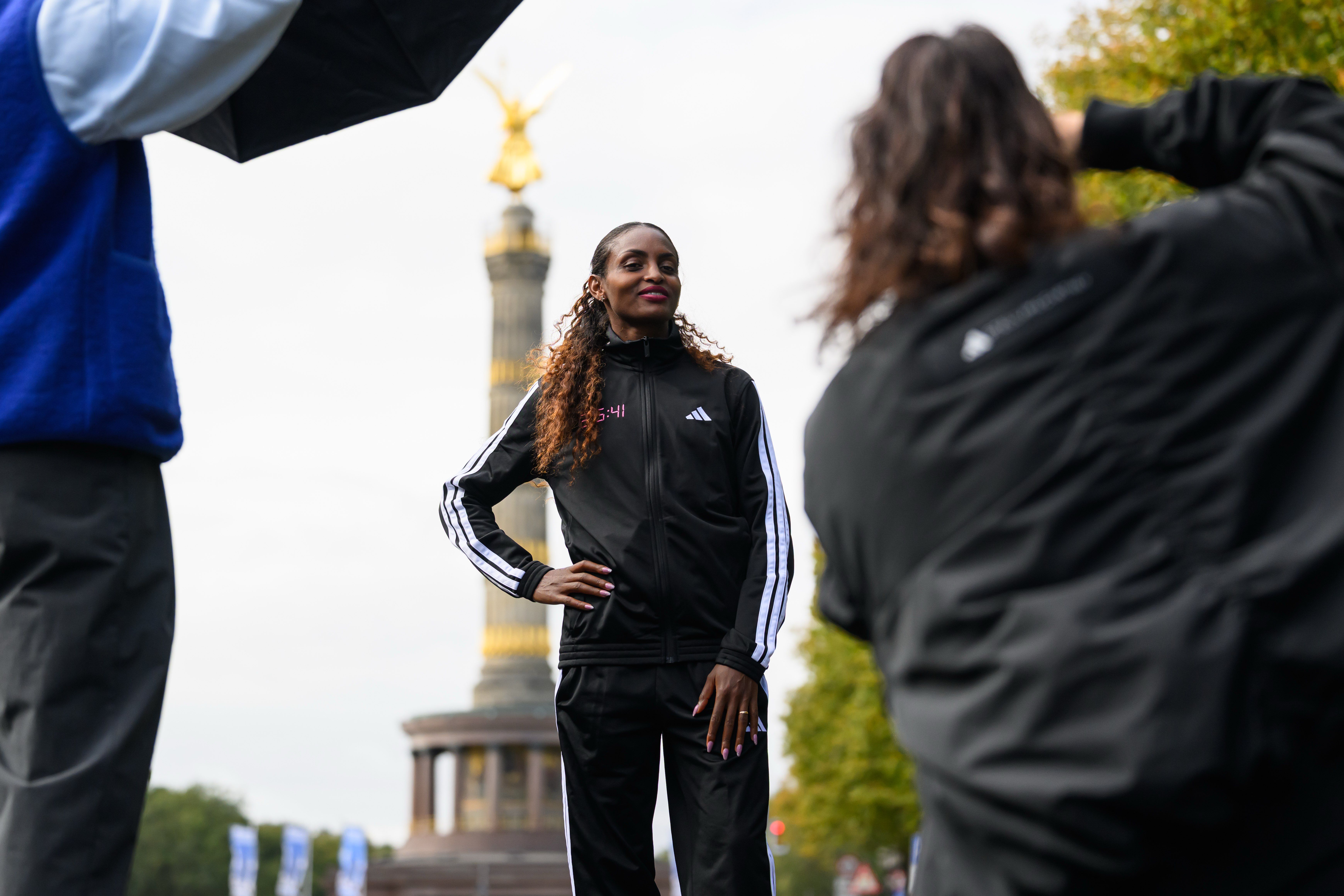 Tigst Assefa busca el récord del mundo en el maratón de Berlín / Foto: SCC EVENTS - Petko Beier