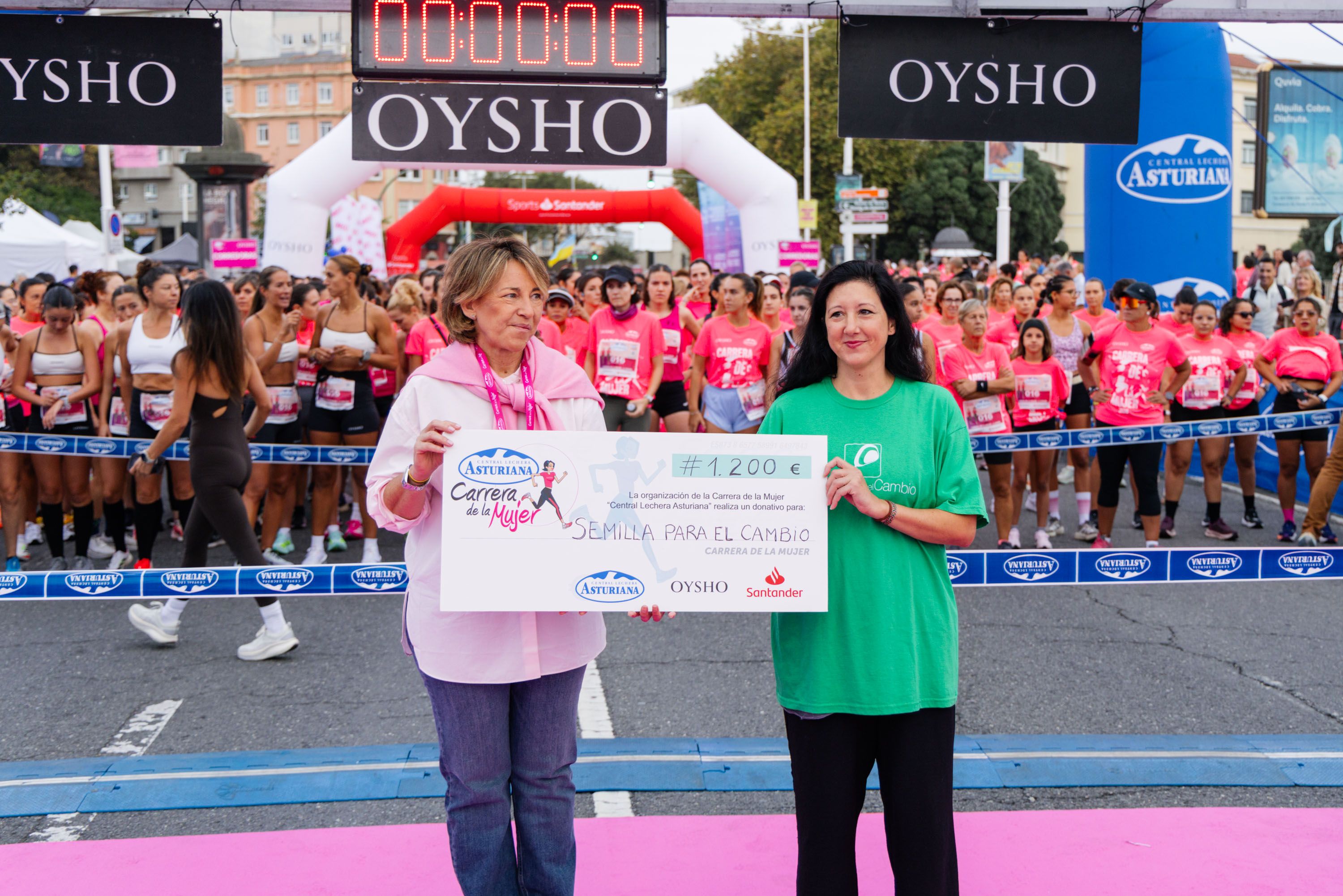 Las mejores fotos de la Carrera de la Mujer Central Lechera Asturiana de A Coruña. 30