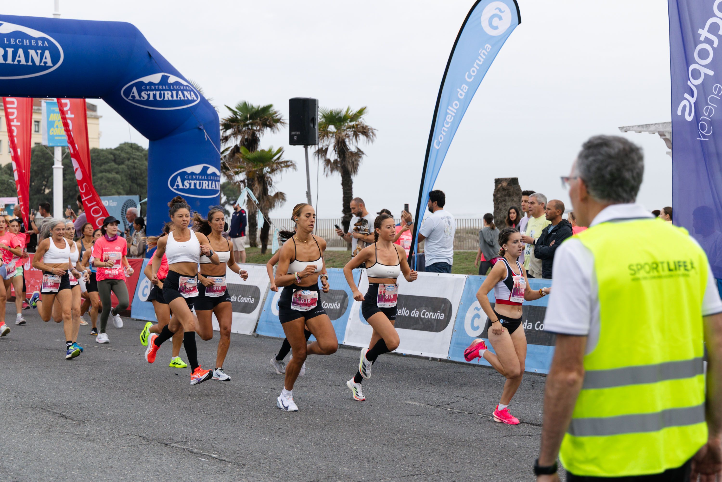 Las mejores fotos de la Carrera de la Mujer Central Lechera Asturiana de A Coruña. 93