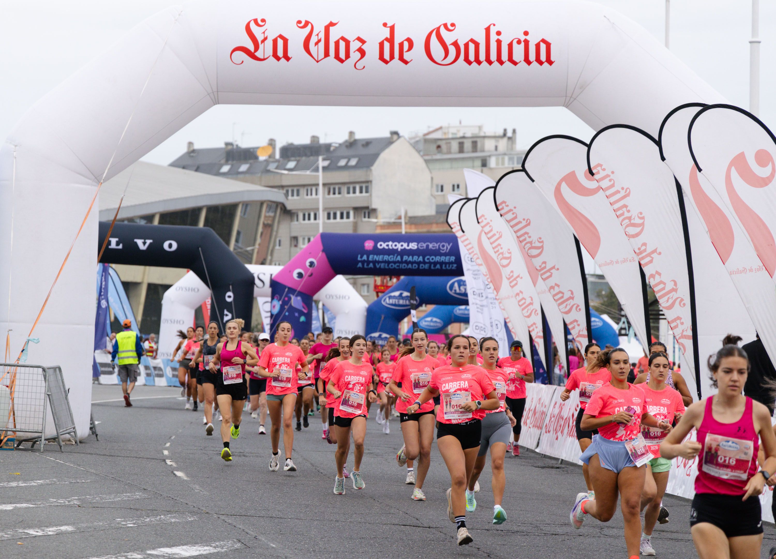 Las mejores fotos de la Carrera de la Mujer Central Lechera Asturiana de A Coruña. 98