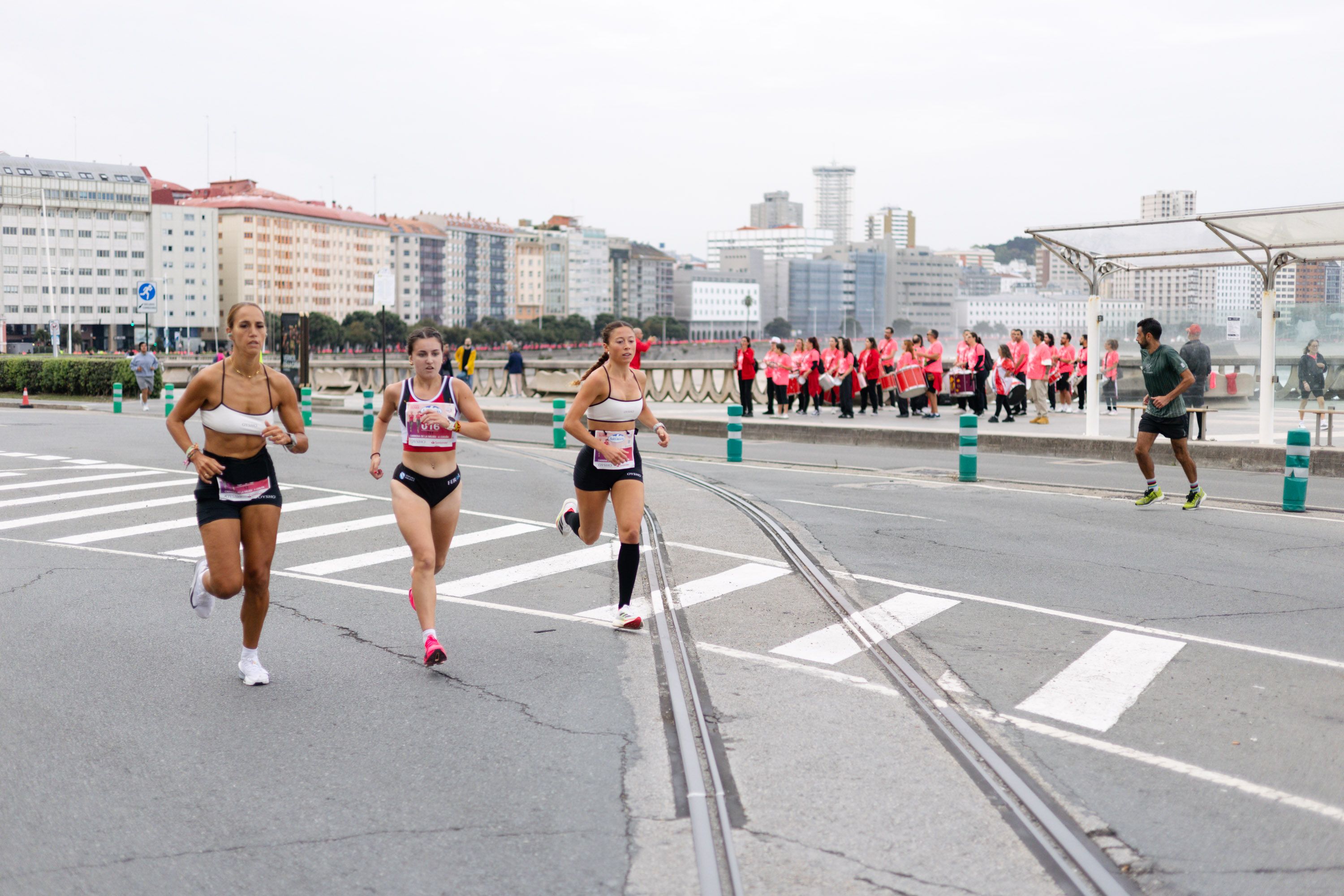 Las mejores fotos de la Carrera de la Mujer Central Lechera Asturiana de A Coruña. 120