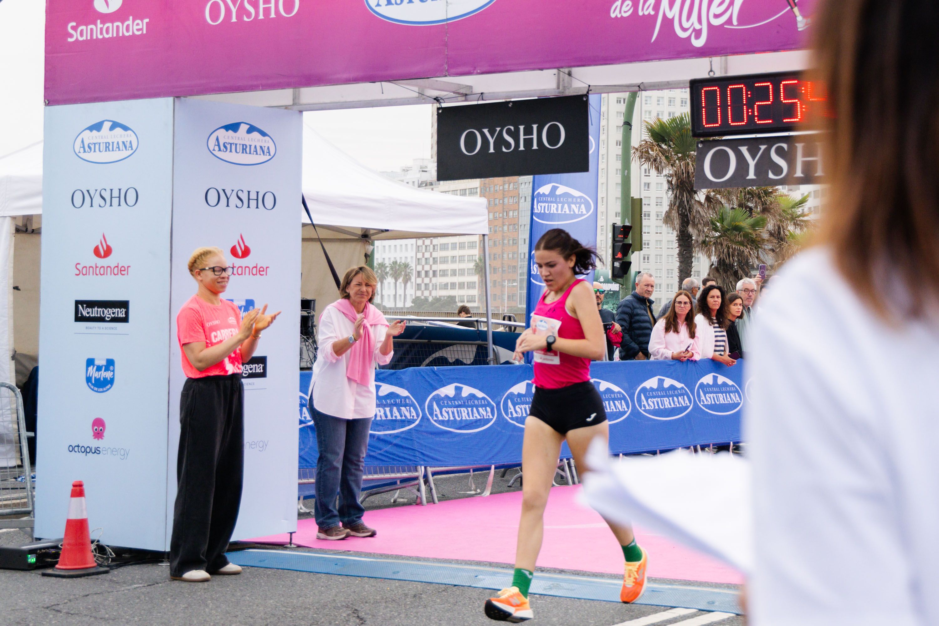Las mejores fotos de la Carrera de la Mujer Central Lechera Asturiana de A Coruña. 209