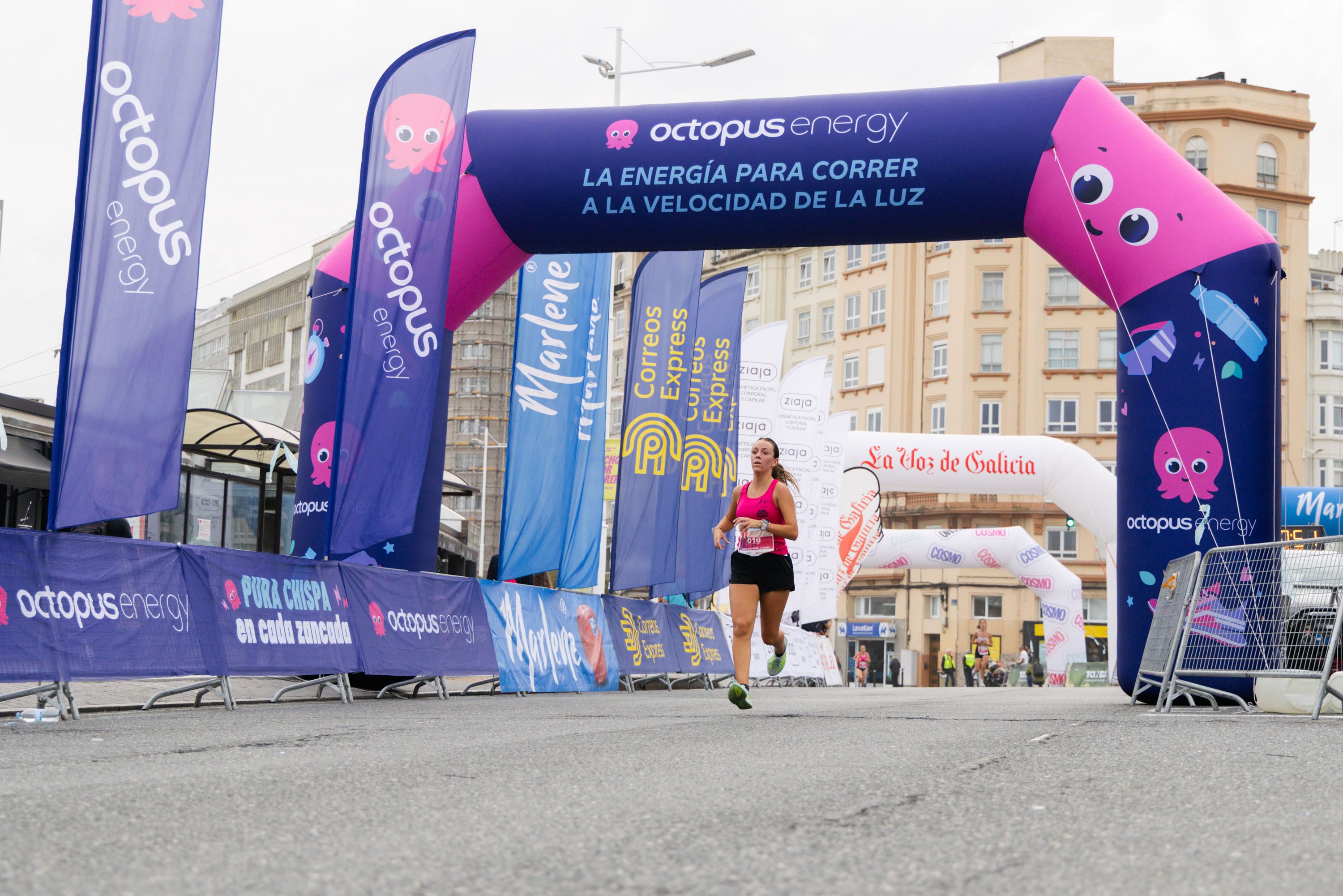 Las mejores fotos de la Carrera de la Mujer Central Lechera Asturiana de A Coruña. 234