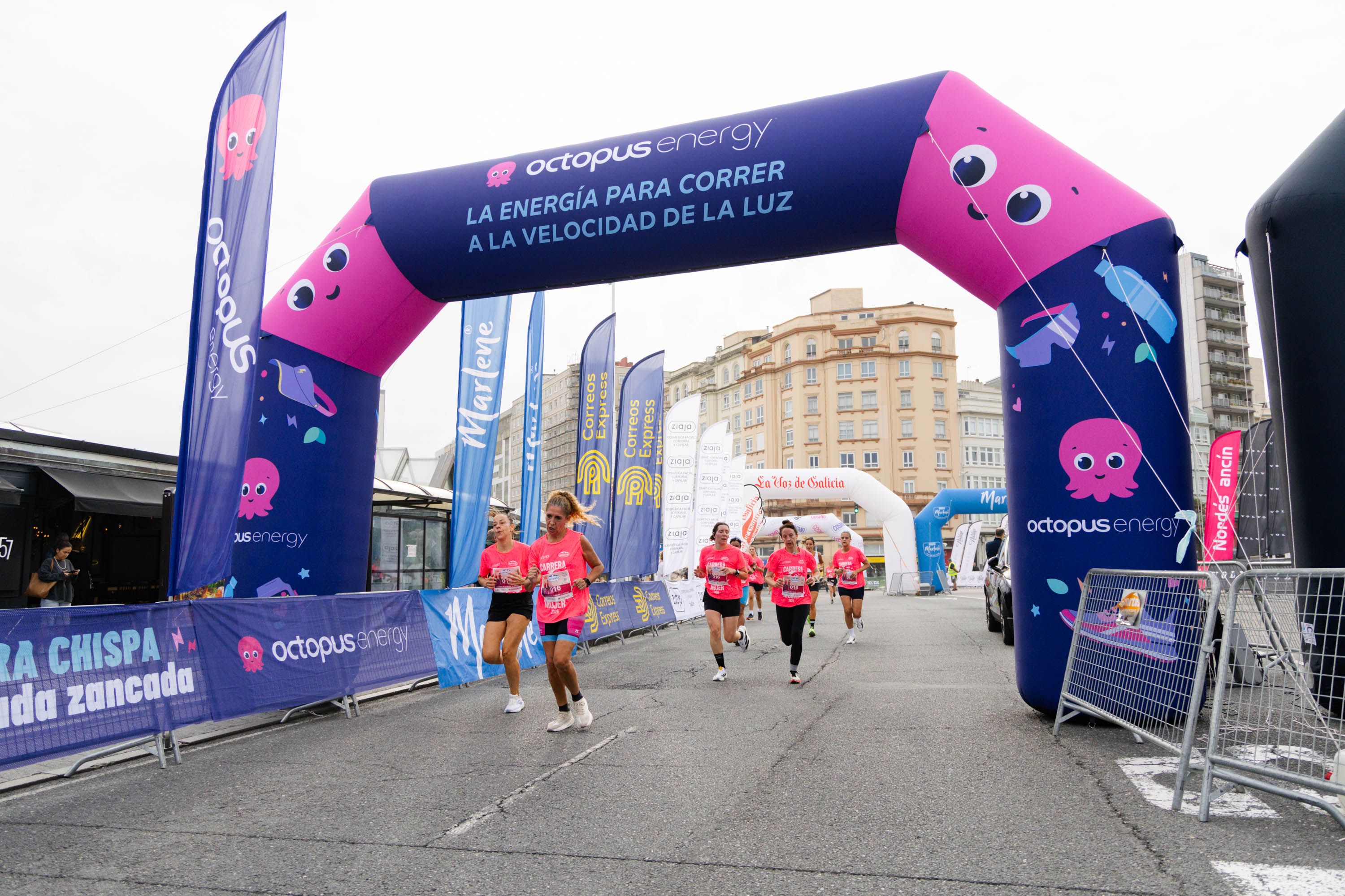 Las mejores fotos de la Carrera de la Mujer Central Lechera Asturiana de A Coruña. 248