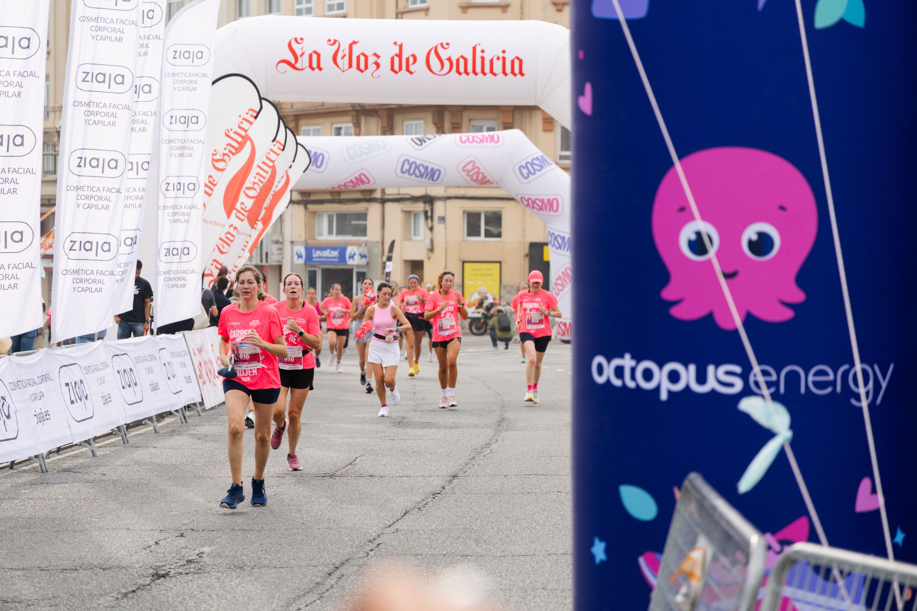 Las mejores fotos de la Carrera de la Mujer Central Lechera Asturiana de A Coruña. 252