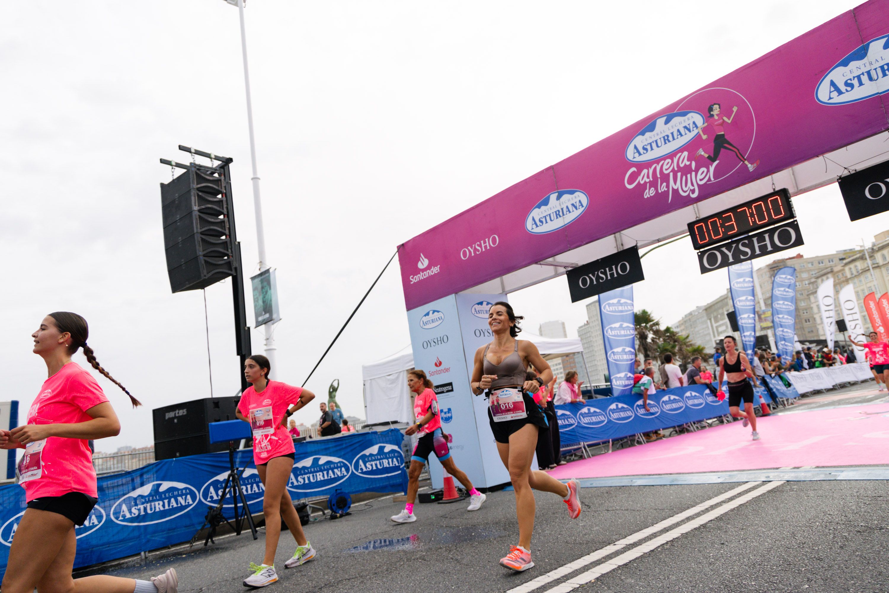 Las mejores fotos de la Carrera de la Mujer Central Lechera Asturiana de A Coruña. 262
