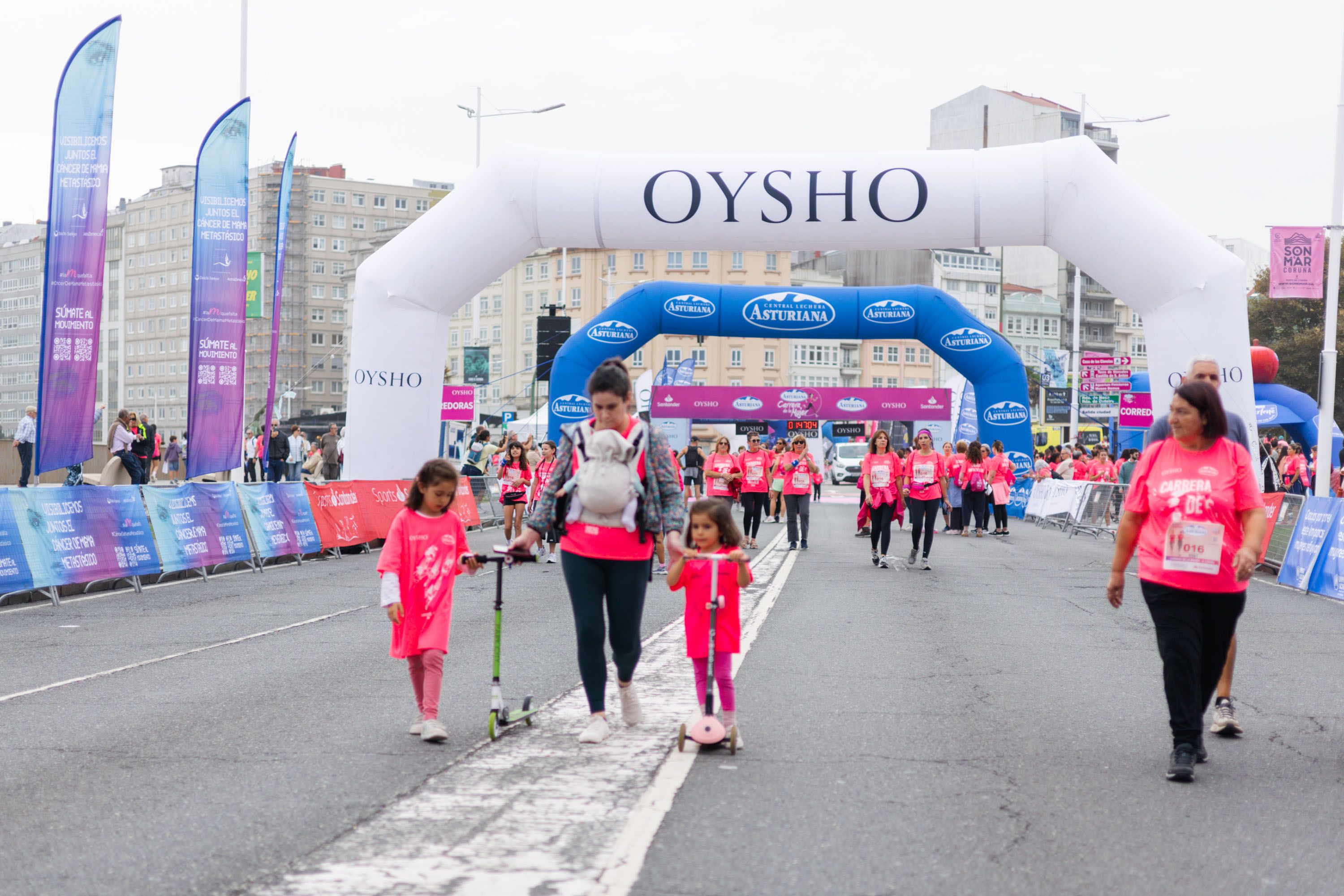 Las mejores fotos de la Carrera de la Mujer Central Lechera Asturiana de A Coruña. 300