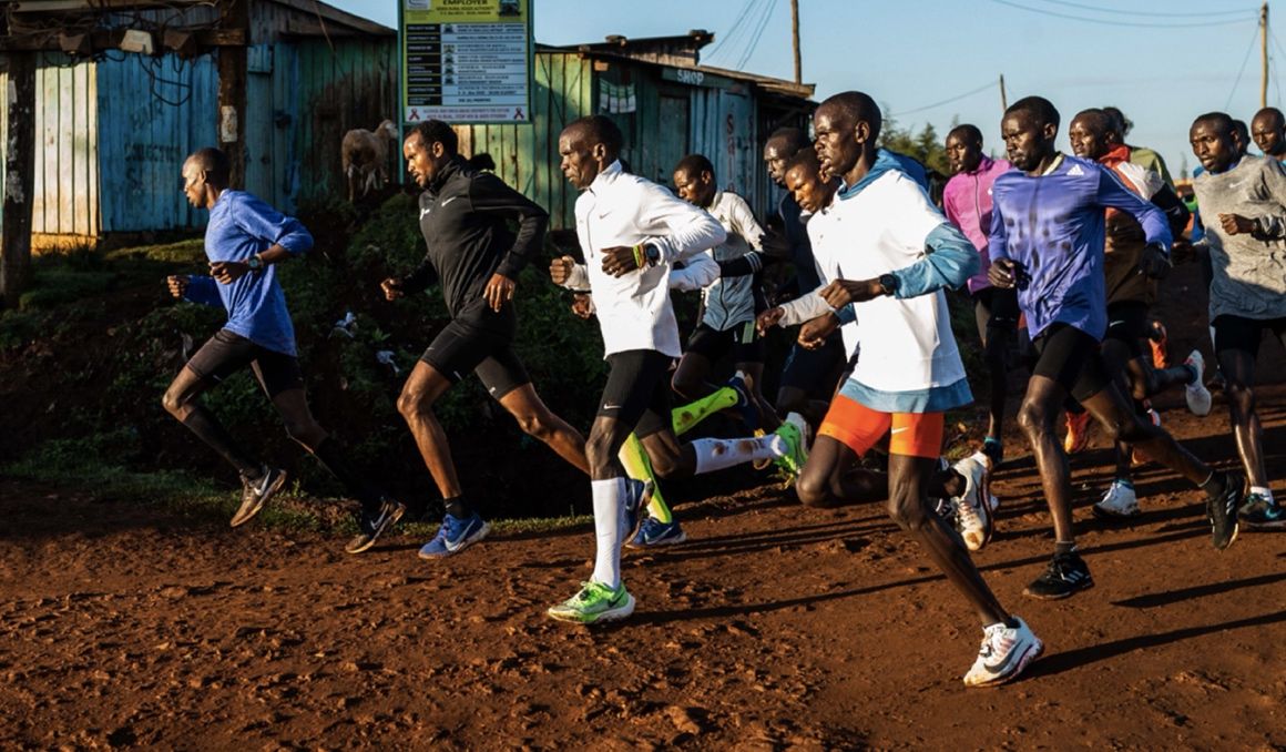 Kipchoge y su grupo de entrenamiento durante un 'long run'. Foto: NN Running Team.