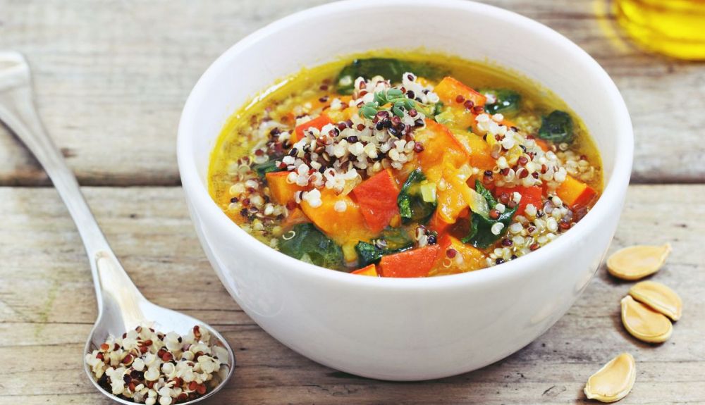 Sopa de quinoa con verduras y pollo Sopa de quinoa con verduras y pollo