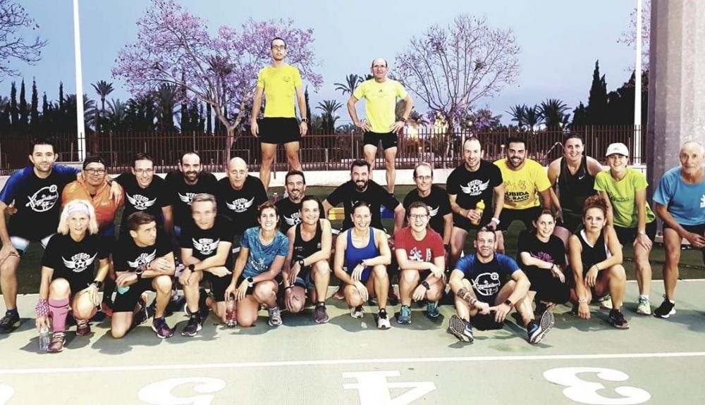 Club Esteso Runners en la pista de atletismo de Elche