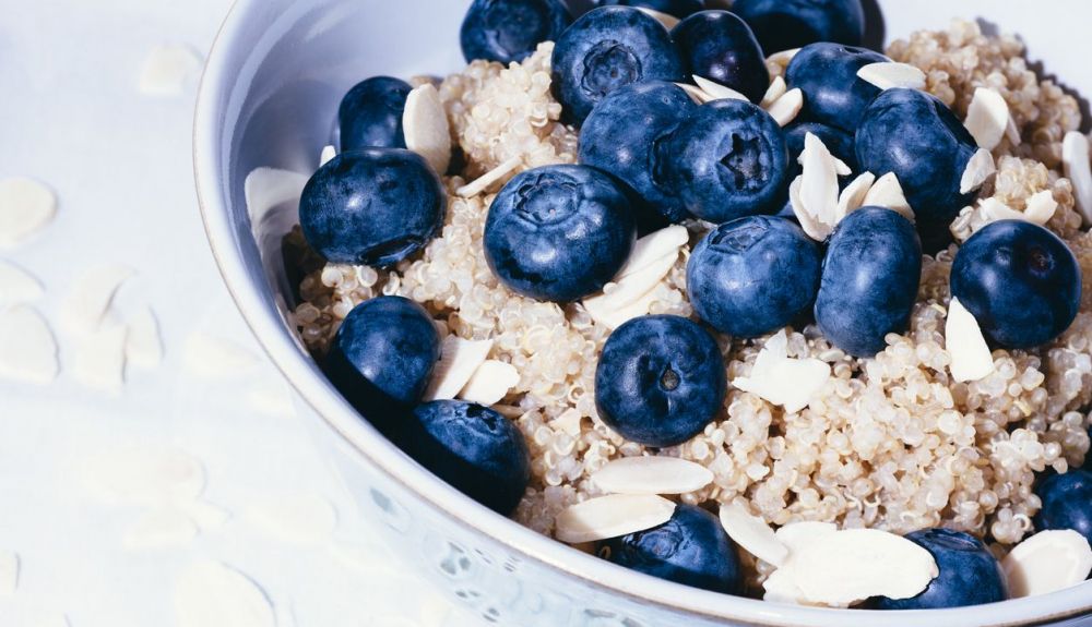 Crumble de quinoa y arándanos