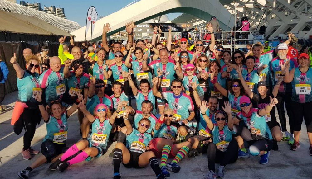 Con los compañeros que corrimos el 10k en Valencia Con los compañeros que corrimos el 10k en Valencia