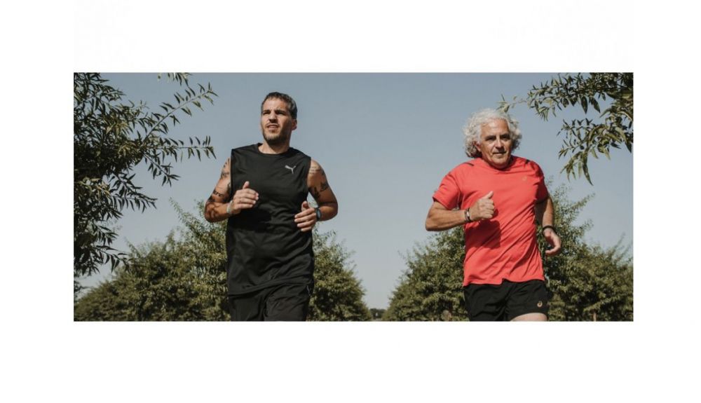 Antonio Agredano y su padre corriendo en Córdoba. Foto: David Molina. Antonio Agredano y su padre corriendo en Córdoba. Foto: David Molina.
