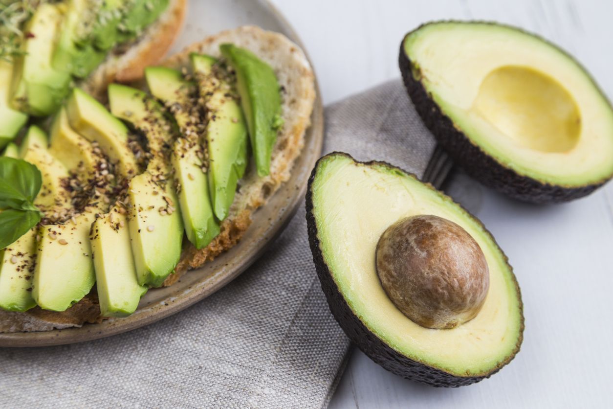 Por qué debes comer aguacate