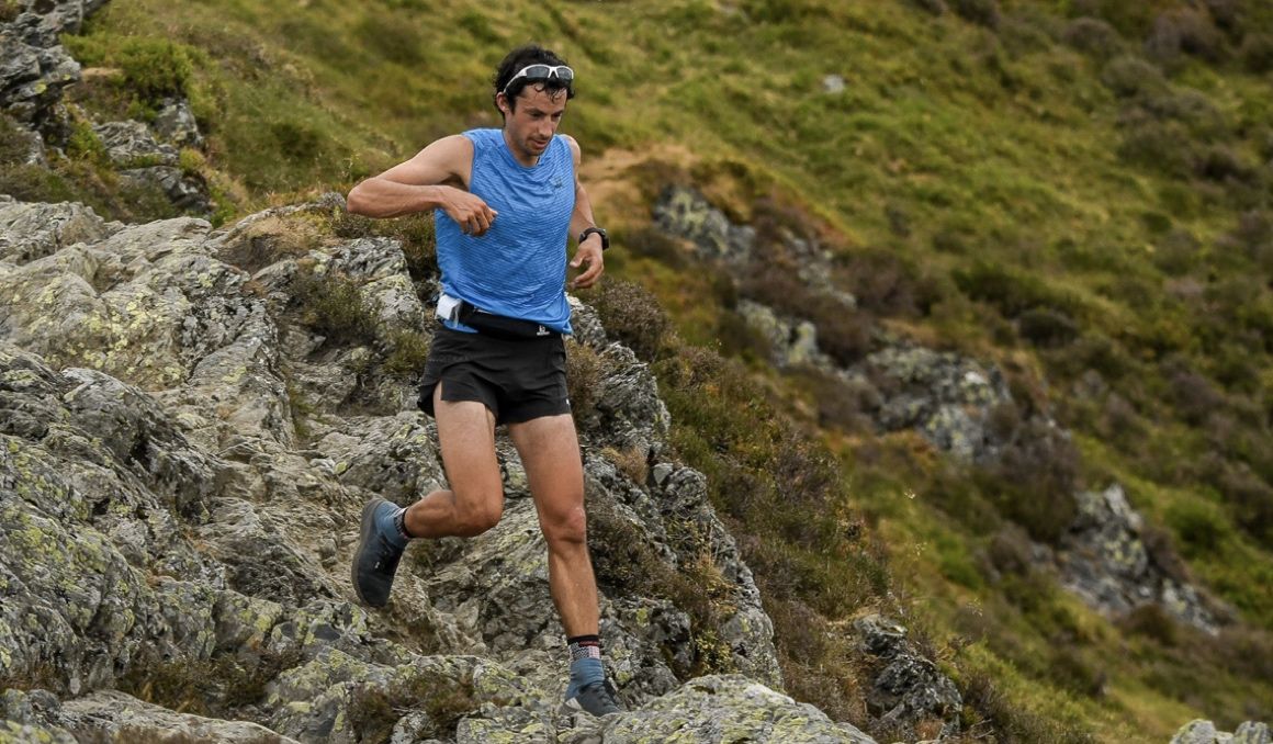 Kilian Jornet durante una bajada. Foto: Mick Kenyon.