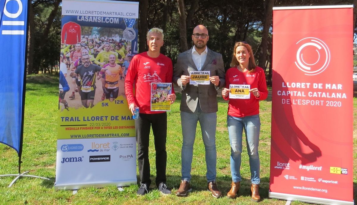 José Luis Blanco (a la izquierda) junto a Jaume Dulsat (alcalde de Lloret de Mar) y Ana García Castany (concejal de deportes de Lloret de Mar). 