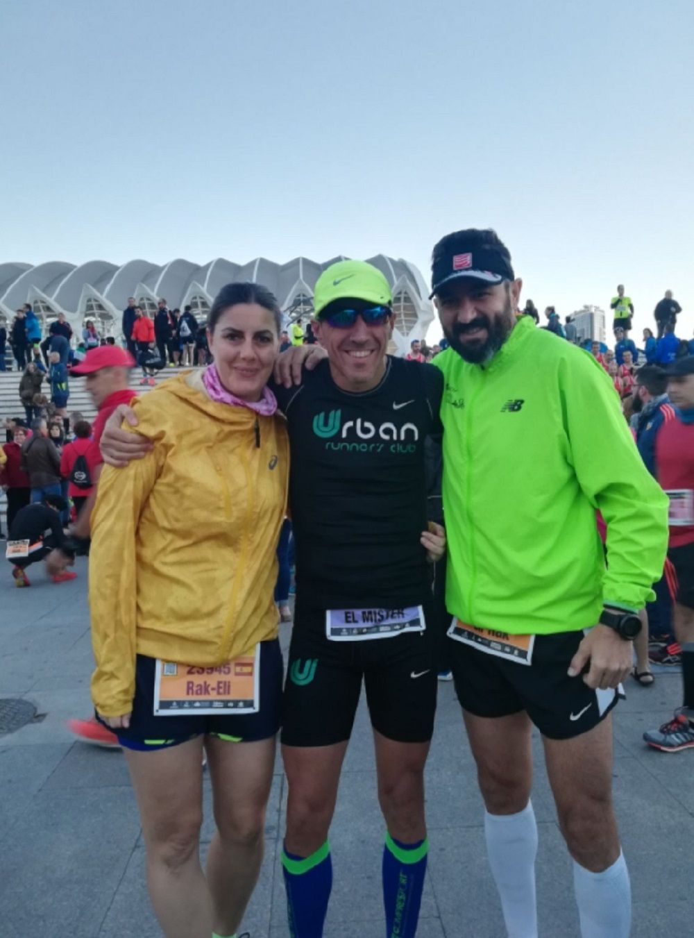Con Pedro y Elías, mi marido, en mi primera carrera en Valencia Con Pedro y Elías, mi marido, en mi primera carrera en Valencia