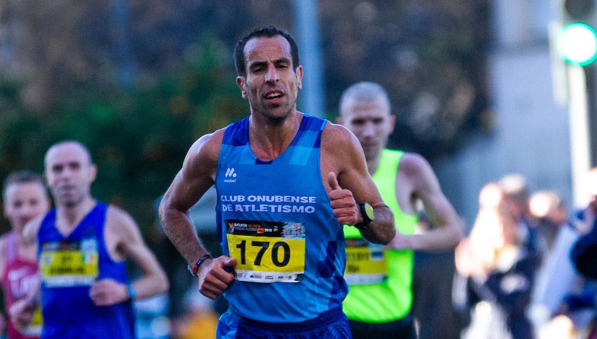 Emilio Martín durante el Maratón de Valencia 2018 | soycorredor.es