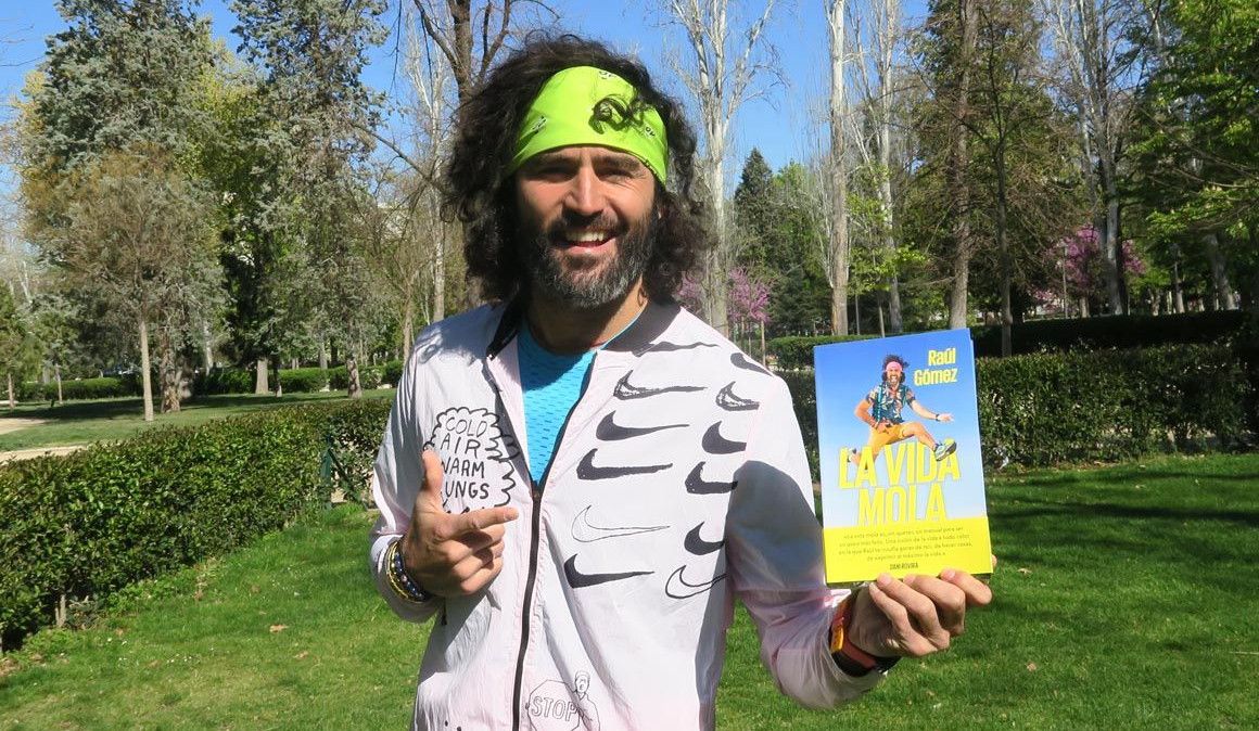 "La vida mola", el primer libro de Raúl Gómez