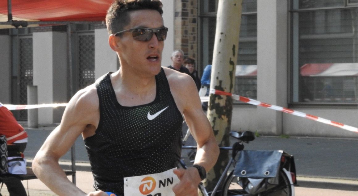 Dani Mateo durante el Maratón de Rotterdam | DesdeSoria