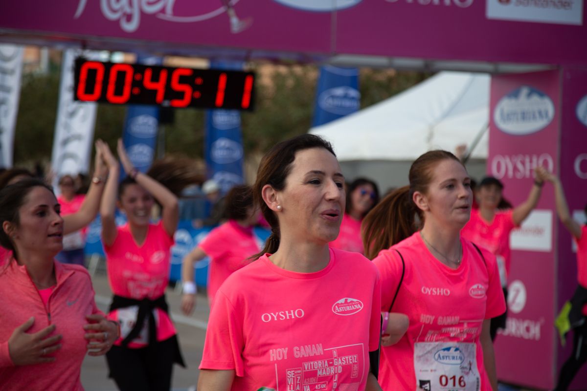 Carrera de la Mujer Central Lechera Asturiana de Valencia (44:18-45:15)