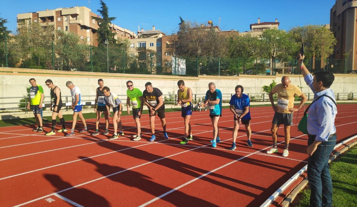 Salida del 1.500 de legendarios del atletismo del Mitin Granada Ciudad Europea del Deporte