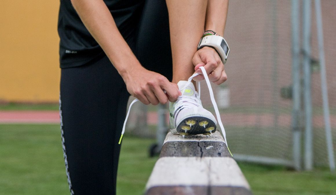 Las zapatillas de clavos son el arma habitual de los corredores de élite en sus series | Sportmedia