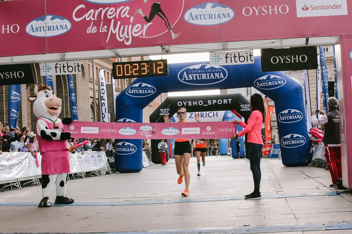 Llegada de la Carrera de la Mujer de Zaragoza (GALERÍA 1)