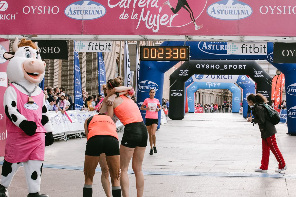 Llegada de la Carrera de la Mujer de Zaragoza (GALERÍA 1)