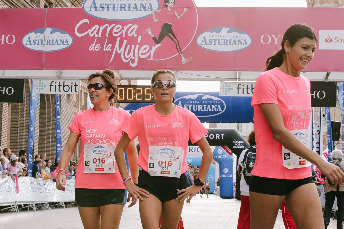 Llegada de la Carrera de la Mujer de Zaragoza (GALERÍA 1)