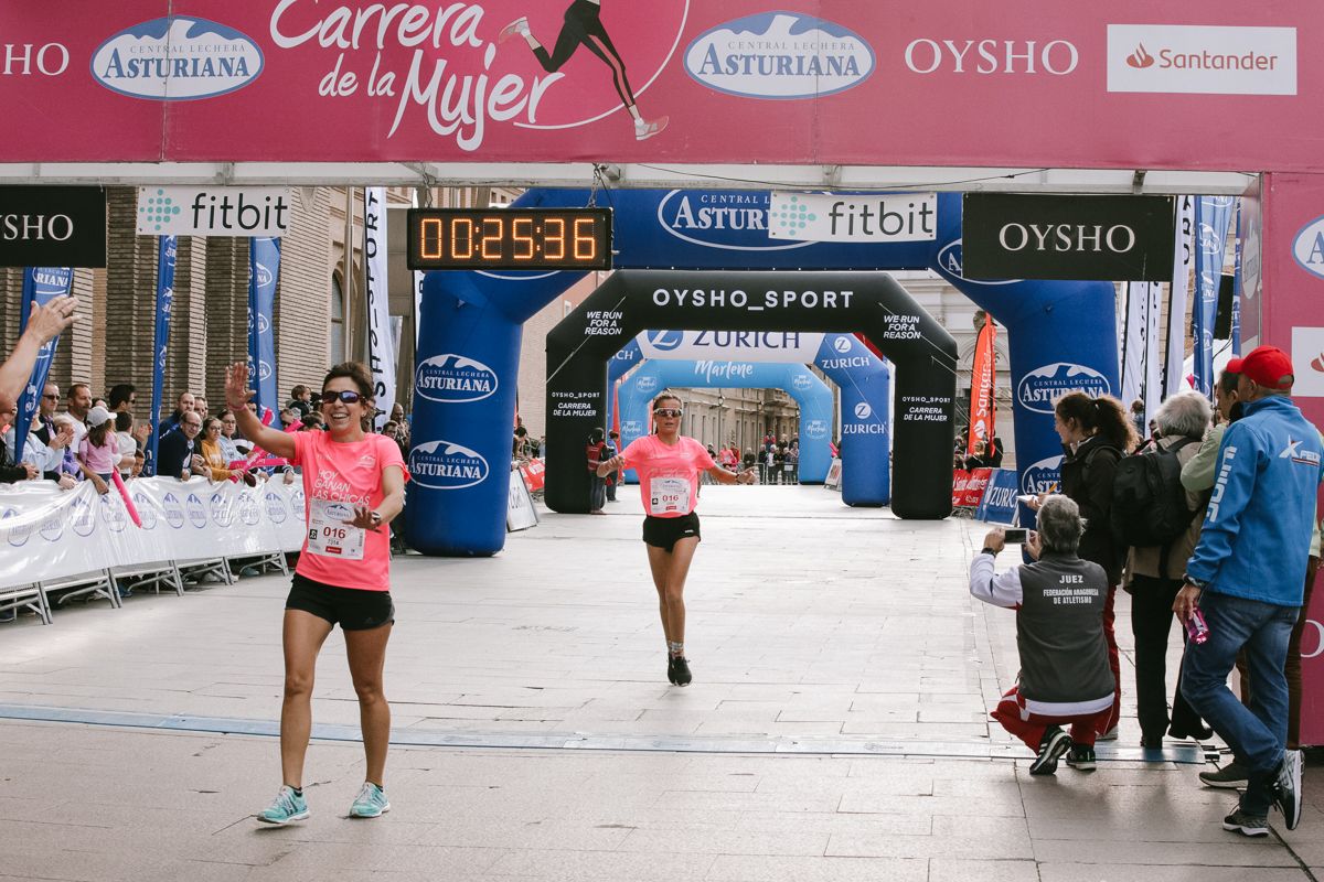 Llegada de la Carrera de la Mujer de Zaragoza (GALERÍA 1)