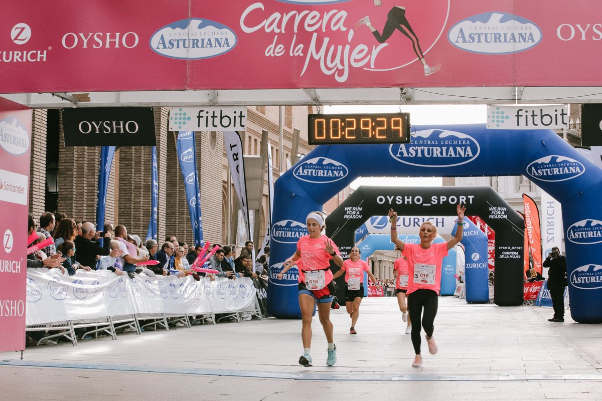 Llegada de la Carrera de la Mujer de Zaragoza (GALERÍA 2)