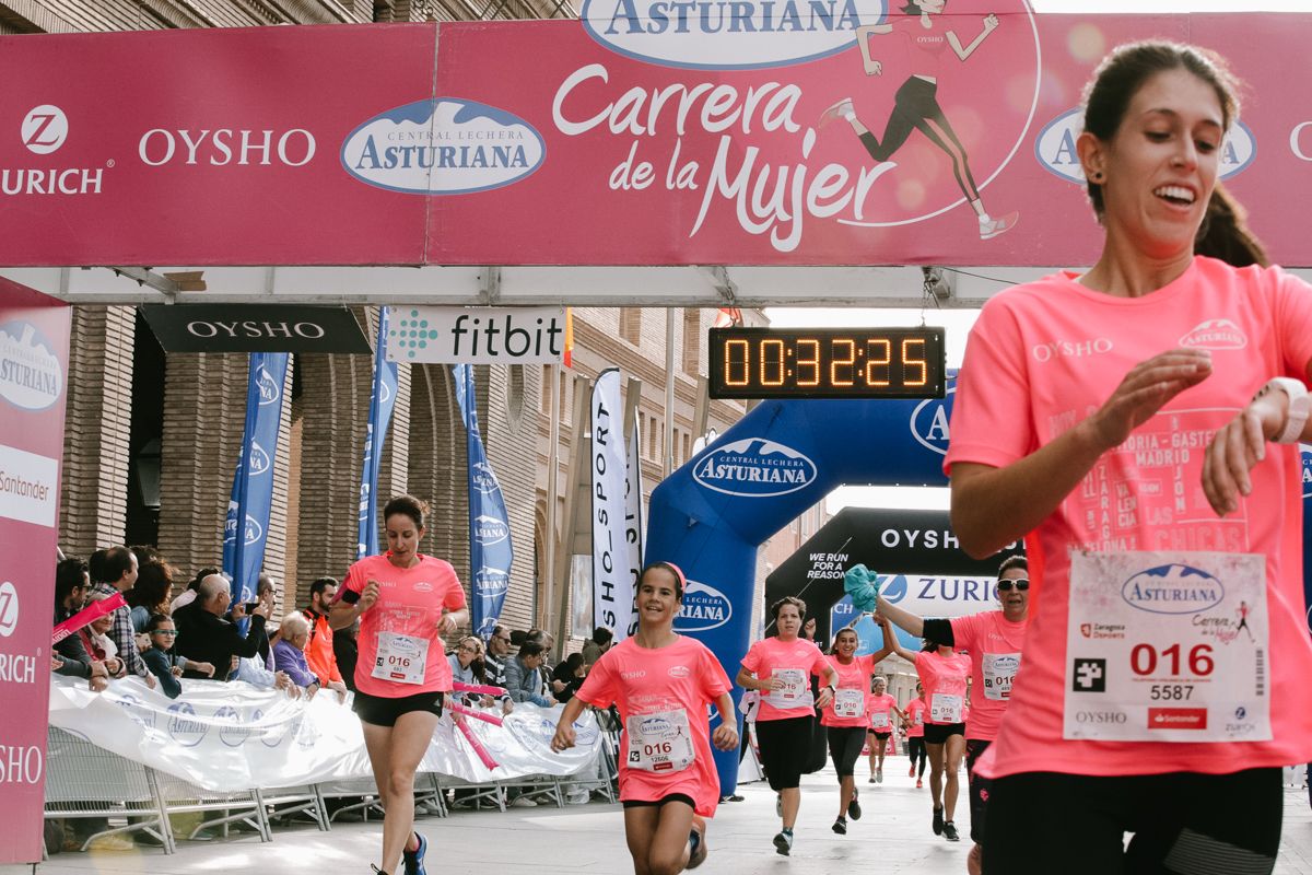 Llegada de la Carrera de la Mujer de Zaragoza (GALERÍA 3)