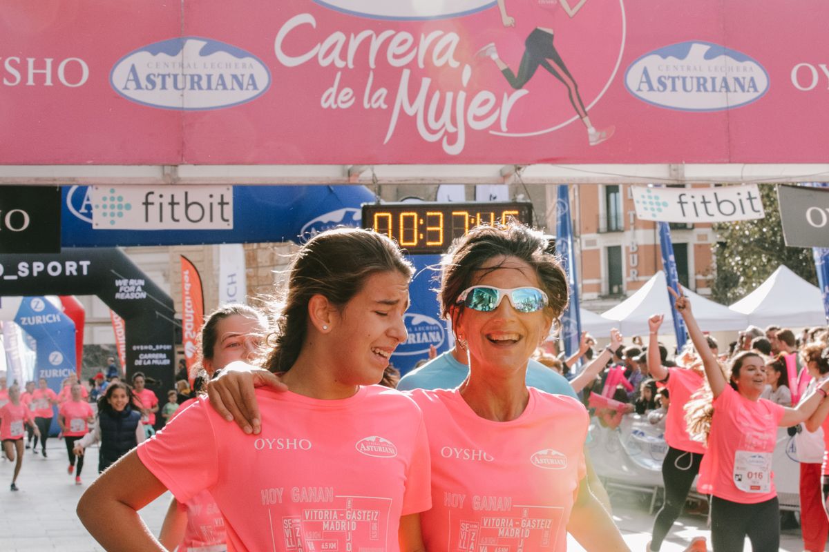 Llegada de la Carrera de la Mujer de Zaragoza (GALERÍA 4)