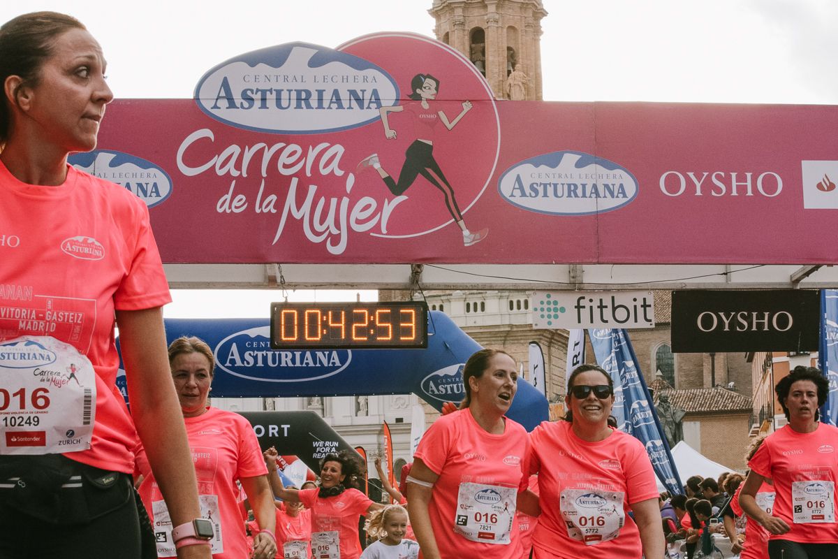 Llegada de la Carrera de la Mujer de Zaragoza (GALERÍA 5)
