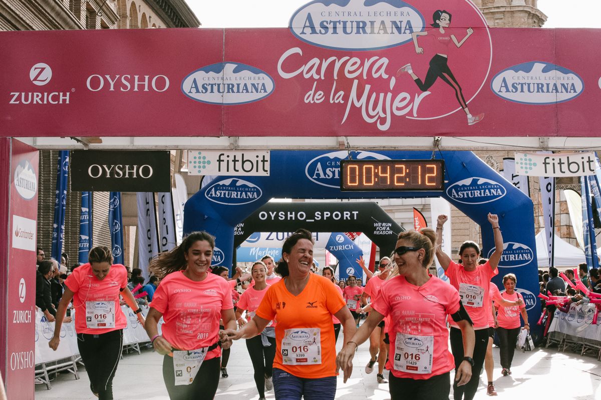 Llegada de la Carrera de la Mujer de Zaragoza (GALERÍA 4)