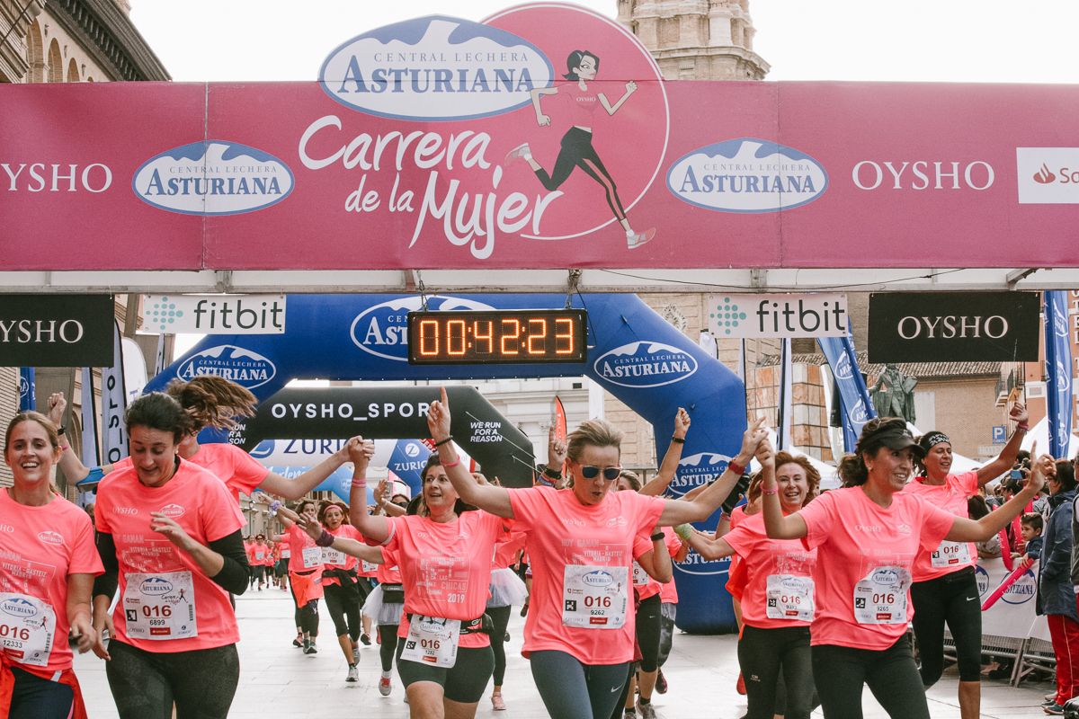 Llegada de la Carrera de la Mujer de Zaragoza (GALERÍA 4)