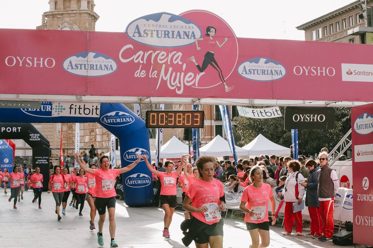 Llegada de la Carrera de la Mujer de Zaragoza (GALERÍA 4)