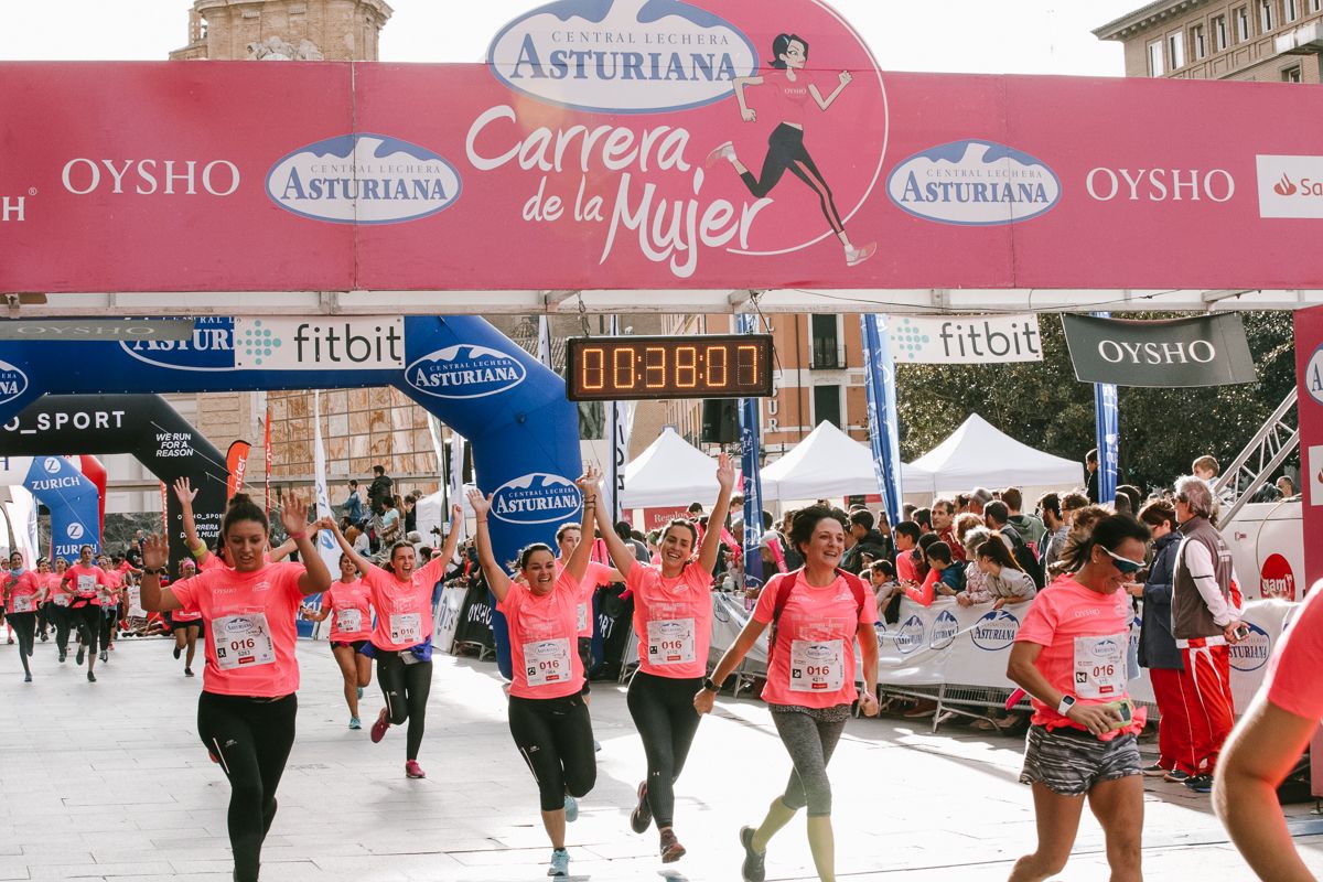 Llegada de la Carrera de la Mujer de Zaragoza (GALERÍA 4)