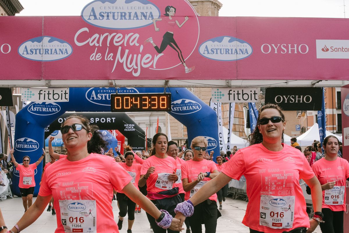 Llegada de la Carrera de la Mujer de Zaragoza (GALERÍA 5)